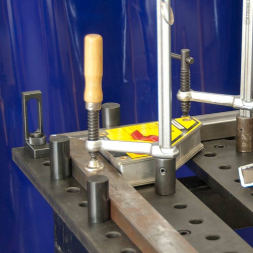 Strong Hand Tools – Kapcsolható mágneses derékszög alkalmazása