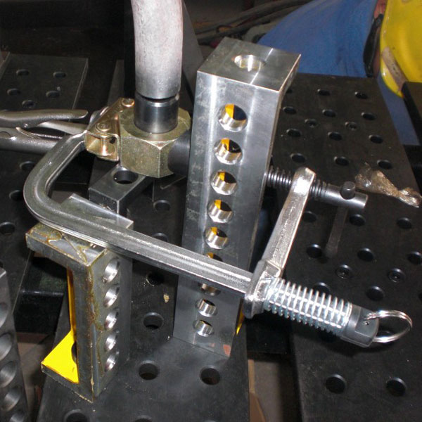 Strong Hand Tools – MagSpring rugós-mágneses szorító alkalmazása